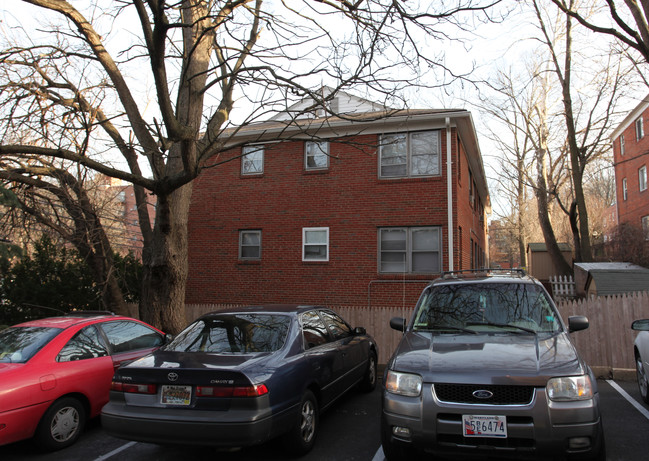 7515 Maple Ave in Takoma Park, MD - Building Photo - Building Photo