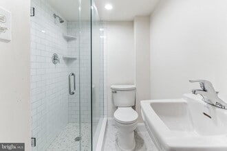 2019 Locust St in Philadelphia, PA - Building Photo - Building Photo