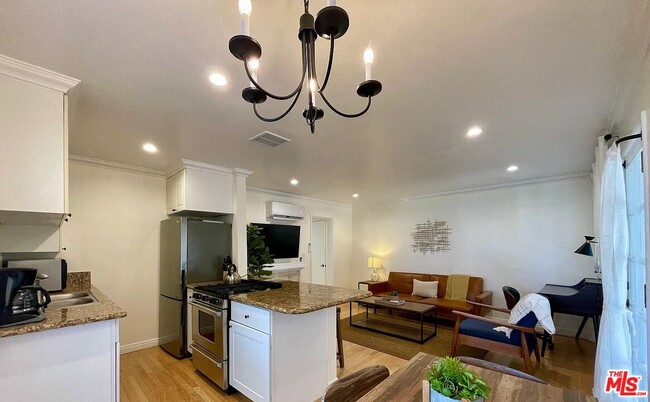 1212 10th St in Santa Monica, CA - Building Photo - Building Photo