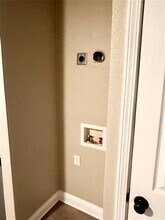 1822 Granada Ave in Grand Prairie, TX - Building Photo - Building Photo