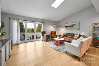 108 Cloverleaf Ln in Asheville, NC - Building Photo - Building Photo