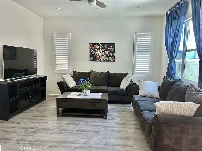 15849 Ellington Way, Unit Main Bedroom in Chino Hills, CA - Foto de edificio - Building Photo