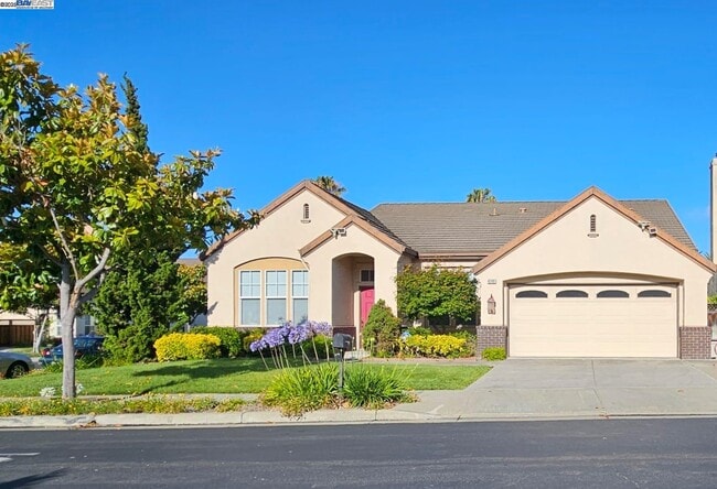 property at 43401 Laurel Glen Cmn