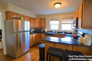 14 Breck Ave in Boston, MA - Building Photo