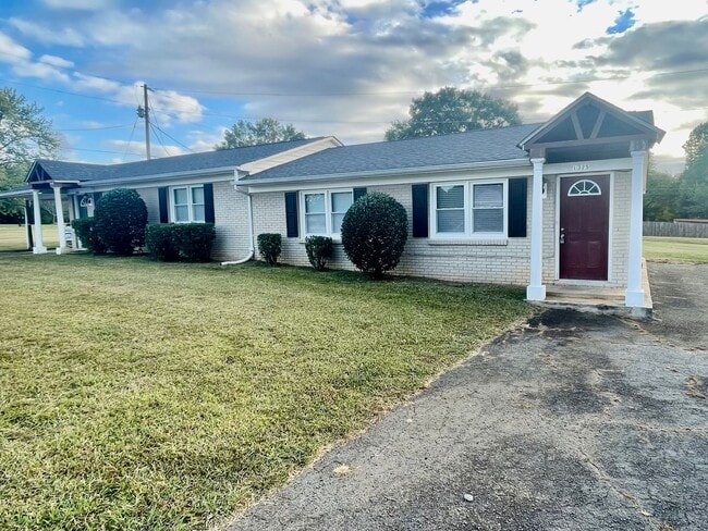 property at 1325 Dartwood Ln