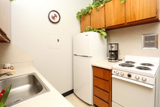 Baptist Towers 62+ Senior Living in Louisville, KY - Building Photo - Interior Photo