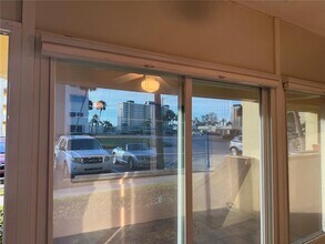 4700 Cove Cir in St. Petersburg, FL - Building Photo - Building Photo