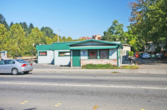 3320 Mendocino Ave in Santa Rosa, CA - Building Photo - Building Photo