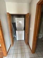 102 Parade St in Erie, PA - Foto de edificio - Building Photo