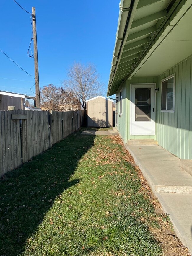 property at 745-747 E Ash St