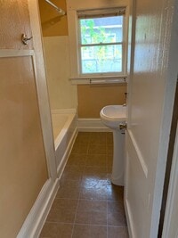 7915 Ithaca St photo'