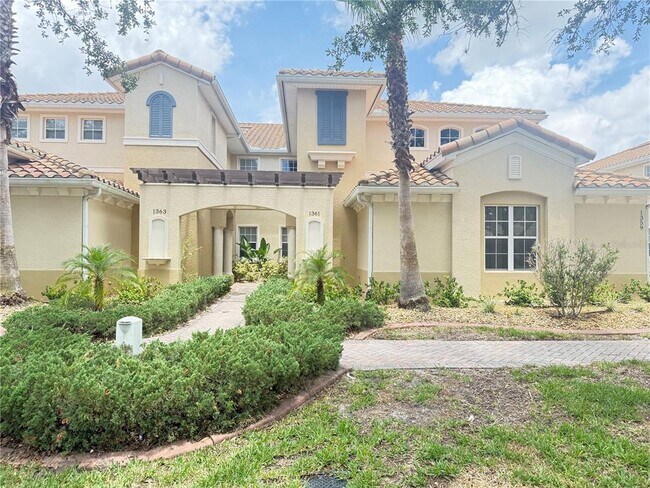 1361 Emerald Dunes Dr in Sun City Center, FL - Building Photo - Building Photo