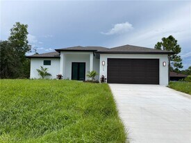 714 Anaconda Ave S in Lehigh Acres, FL - Building Photo