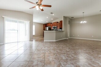 2354 Dovesong Trace Dr in Ruskin, FL - Building Photo - Building Photo