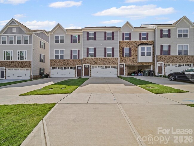 property at 9922 Oaklawn Blvd NW