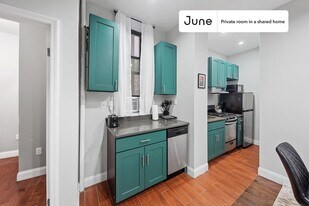 Room in Shared 4 bed/1.5 bath home in New York, NY - Building Photo