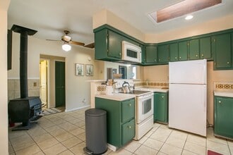 217 Cornell Dr SE in Albuquerque, NM - Building Photo - Building Photo