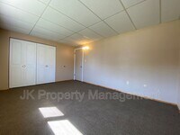 1401-142B 2b St S photo'