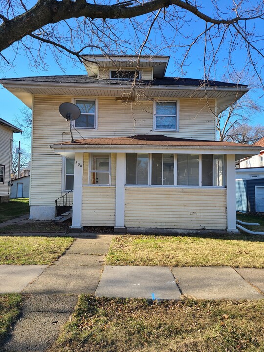 308 Baltimore St in Waterloo, IA - Foto de edificio