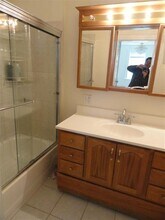 8 Lincoln St, Unit 1 in Somerville, MA - Foto de edificio - Building Photo