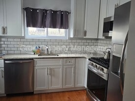 323 Cross St in Philadelphia, PA - Building Photo