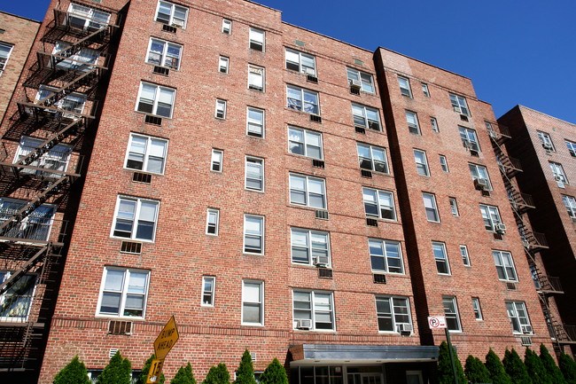 Barclay House in Flushing, NY - Building Photo - Building Photo