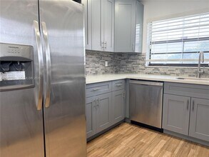 9151 Orchid Tree Ln in Pembroke Pines, FL - Building Photo - Building Photo