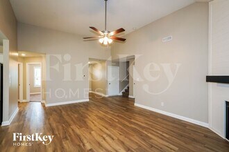 1046 Whitney Dr in Clarksville, TN - Building Photo - Building Photo