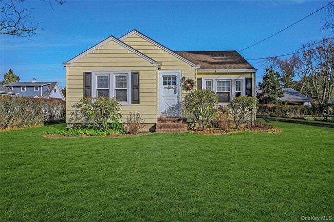 property at 425 Old Shipyard Ln