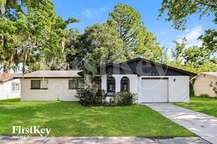 4077 Huntington Forest Blvd in Jacksonville, FL - Building Photo