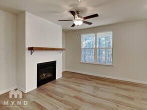 757 Riverwood Pass in Dallas, GA - Foto de edificio - Building Photo