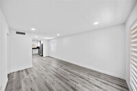 1106 W Tri Oaks Ln photo'