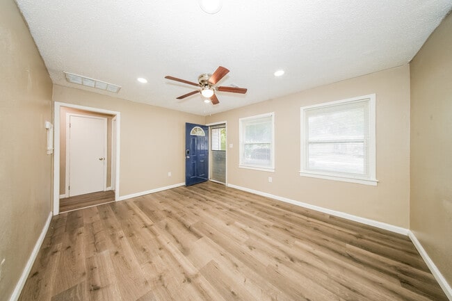 2329 SW Tulane Ave in Lawton, OK - Building Photo - Building Photo