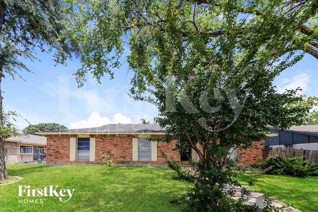 property at 3317 Kenwood Dr