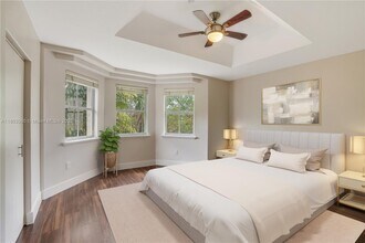 4882 NW 108th Psge in Doral, FL - Building Photo - Building Photo