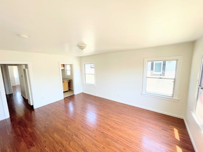 property at 971 1/2 W 42nd Pl
