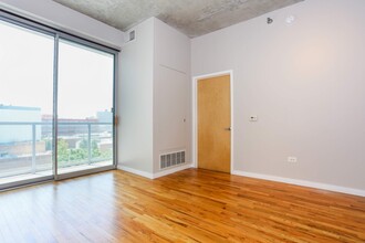 1620 S Michigan Ave, Unit 525 in Chicago, IL - Building Photo - Building Photo