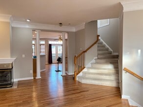 945 Harrison Cir in Alexandria, VA - Building Photo - Building Photo