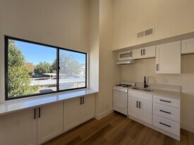 2445 Sycamore Glen Dr in Sparks, NV - Building Photo