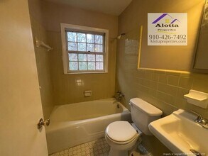 4212 S Dowfield Dr in Fayetteville, NC - Foto de edificio - Building Photo