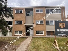 1650 Alexandra St in Regina, SK - Building Photo
