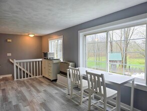 8 Little John Rd in Durham, NH - Building Photo - Building Photo