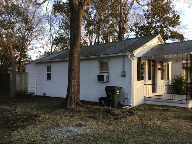 610 Roundtree St in New Bern, NC - Building Photo - Building Photo