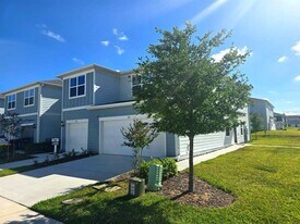 1713 Delightful Dr in Davenport, FL - Building Photo