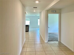 8032 Marsh Cir in La Belle, FL - Building Photo - Building Photo