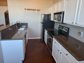 200 Main St, Unit Apt 602 in Kansas City, MO - Building Photo - Building Photo