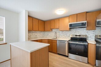 4250 34th Ave W, Unit 208 in Seattle, WA - Building Photo - Building Photo