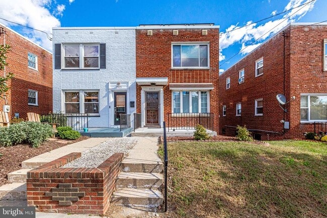 property at 5513 Chillum Pl NE
