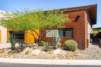 6525 E Cave Creek Rd in Cave Creek, AZ - Building Photo - Building Photo