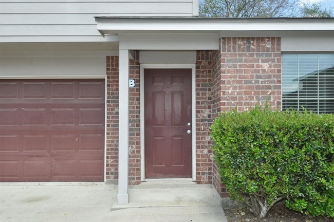 21473 W Wallis Dr in Porter, TX - Building Photo - Building Photo